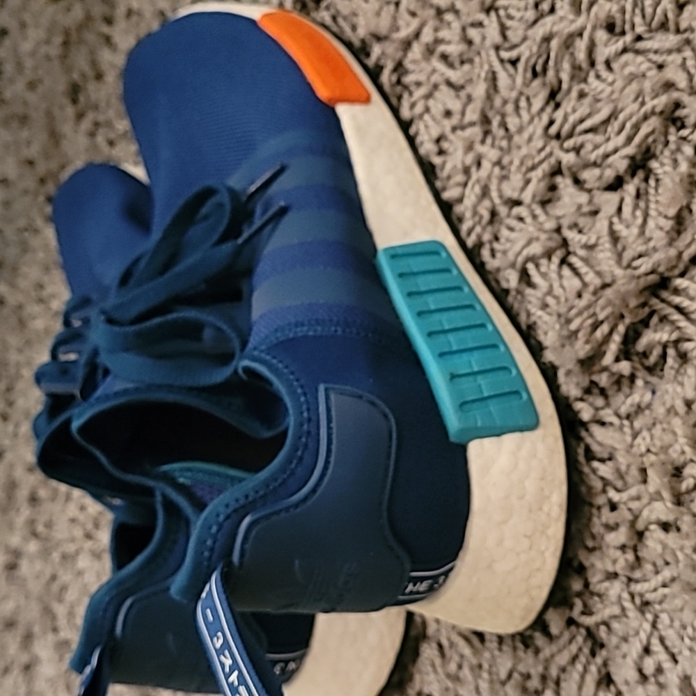 Adidas NMD R1 - Picture 6 of 11